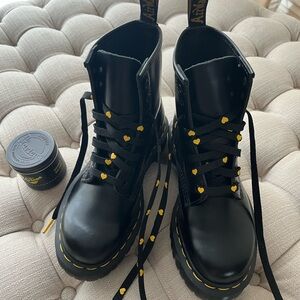Dr. Martens Lace Up Boots US 7/EU 38